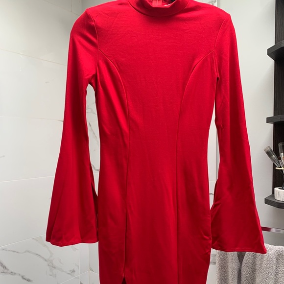 RED FASHION NOVA DRESS - Picture 3 of 3